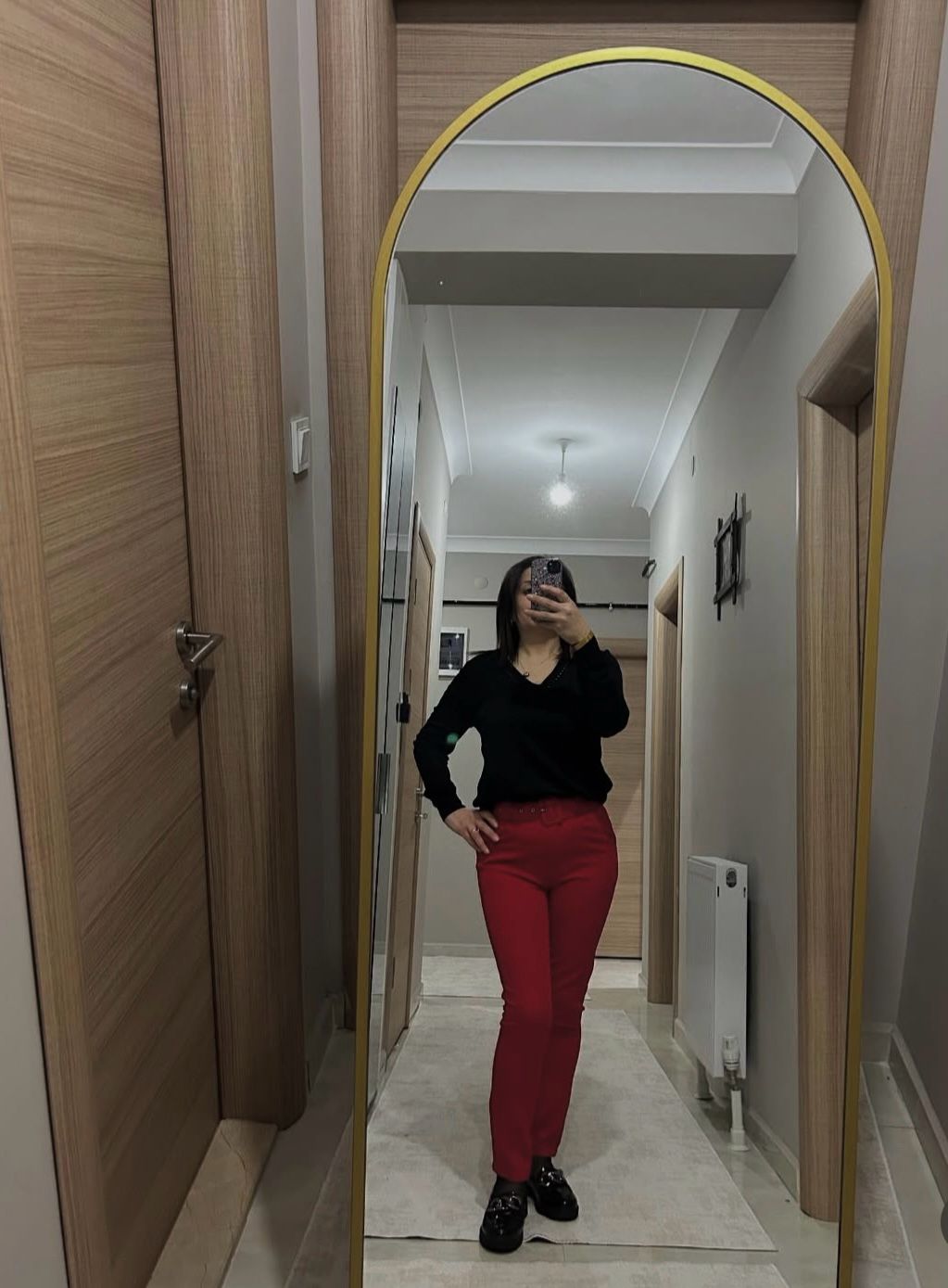 Kırmızı Havuç Kesim Kemerli Pantolon