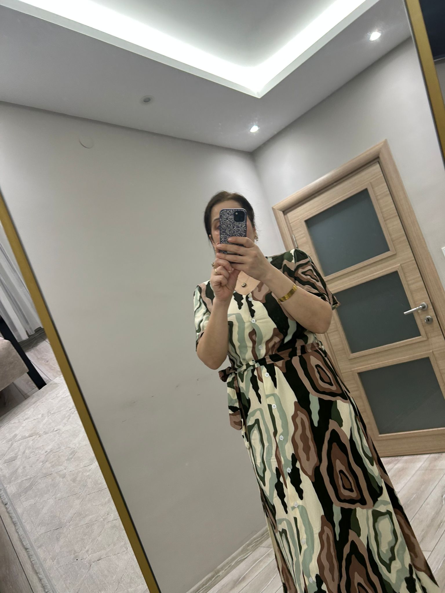 Önden Düğmeli Midi Elbise